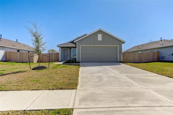 228 Houston AVE, Angleton, TX 77515