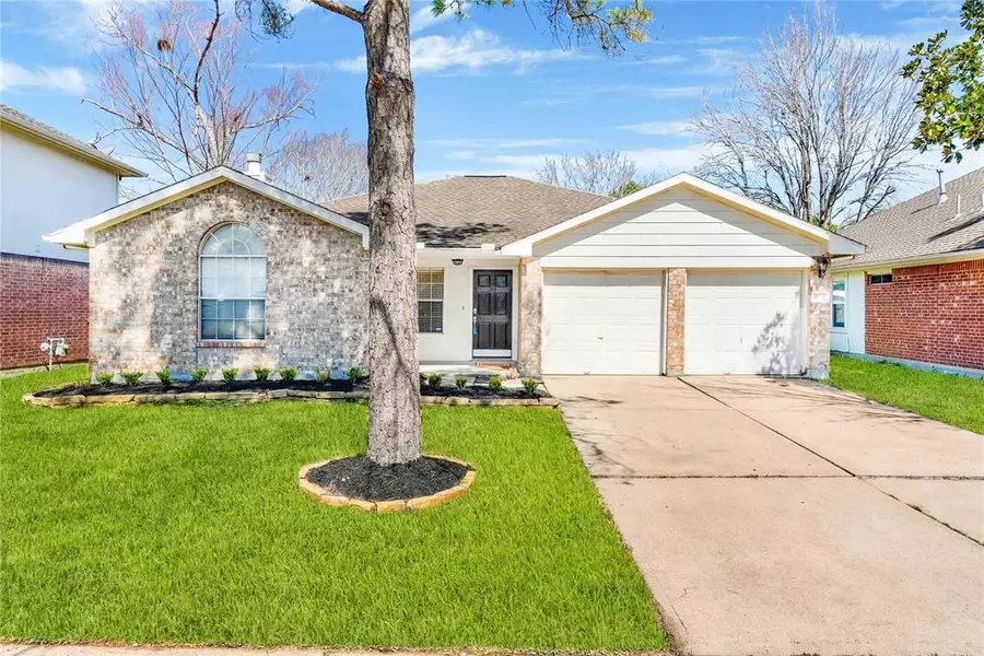 4915 Sentry Woods LN, Pearland, TX 77584