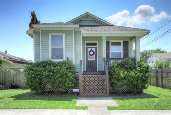 1413 Kirwin ST, Galveston, TX 77551