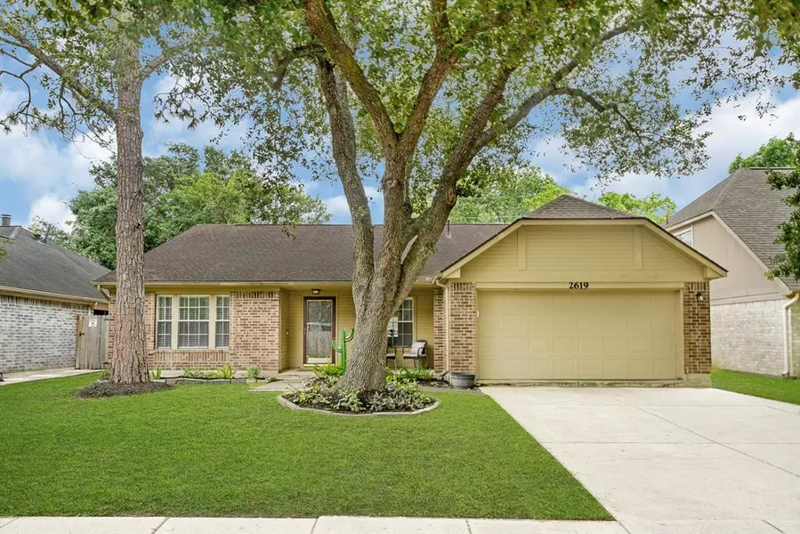 2619 Foxden DR, Pearland, TX 77584