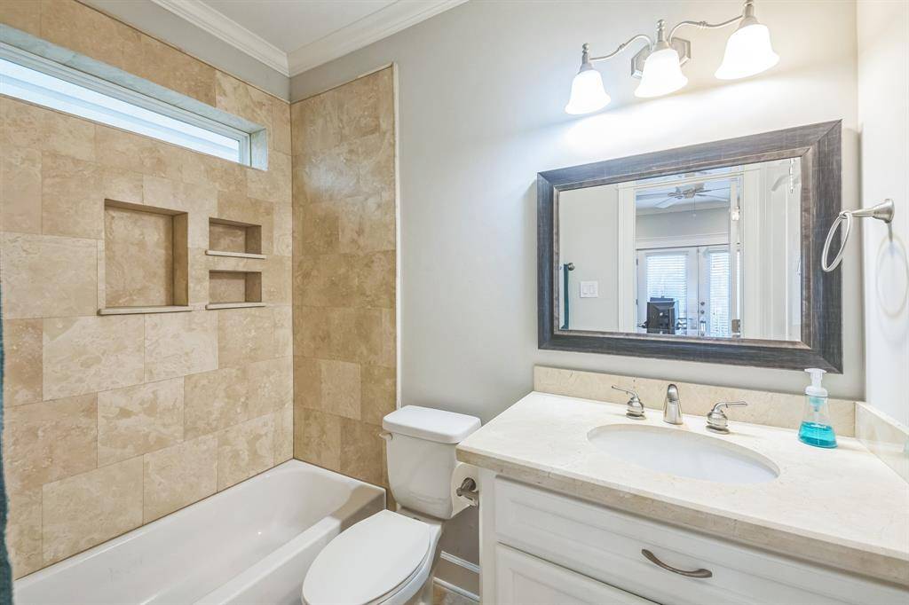 Houston, TX 77004,1707 Mcgowen ST