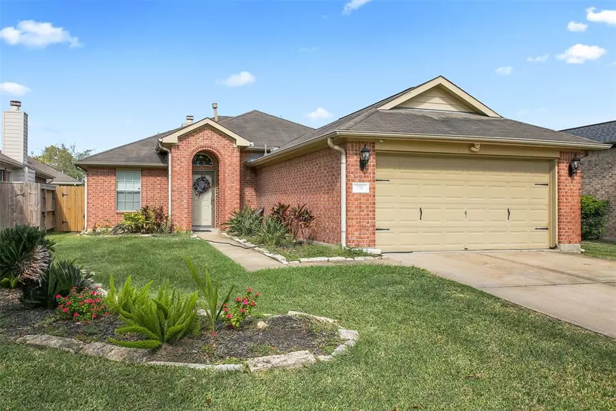 710 Chase Land CIR, Bacliff, TX 77518