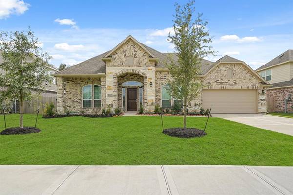 1577 Elm CT, Angleton, TX 77515