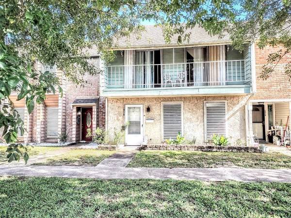 1916 Back Bay DR, Galveston, TX 77551