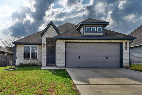 1004 Malisa HL, Brenham, TX 77833