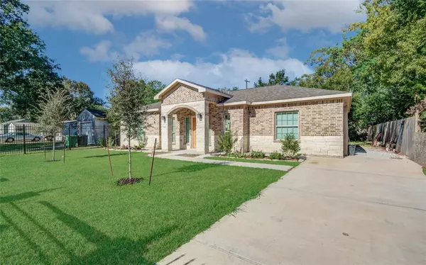 Houston, TX 77033,7818 Sharondale DR