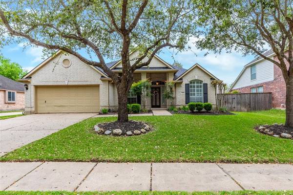 1143 Oak Glen LN, Sugar Land, TX 77479