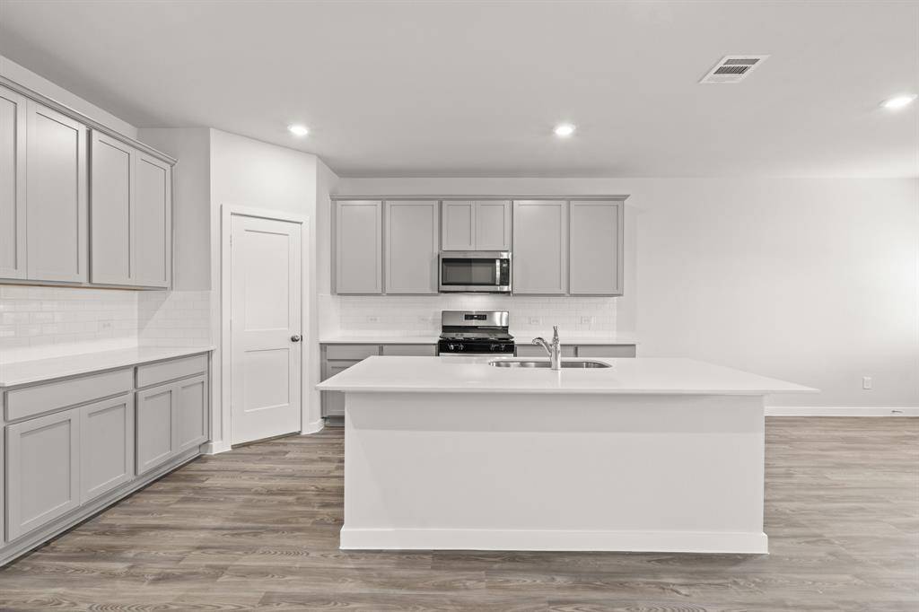 La Marque, TX 77568,668 Woodhaven Lakes DR