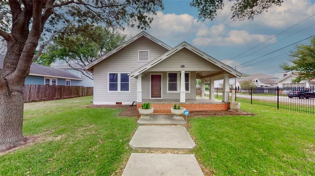 106 Clifton ST, Houston, TX 77011