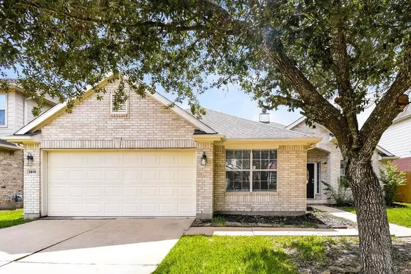 3815 Saxon Hollow CT, Friendswood, TX 77546