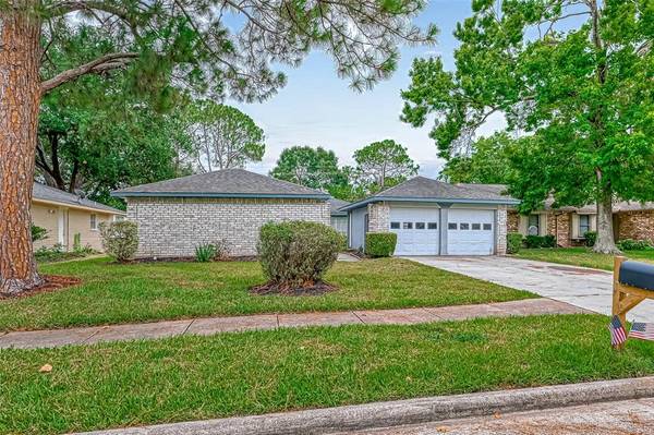 5123 Royal Pkwy, Friendswood, TX 77546