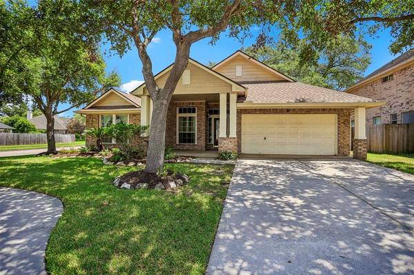 1937 Waters Edge LN, Seabrook, TX 77586