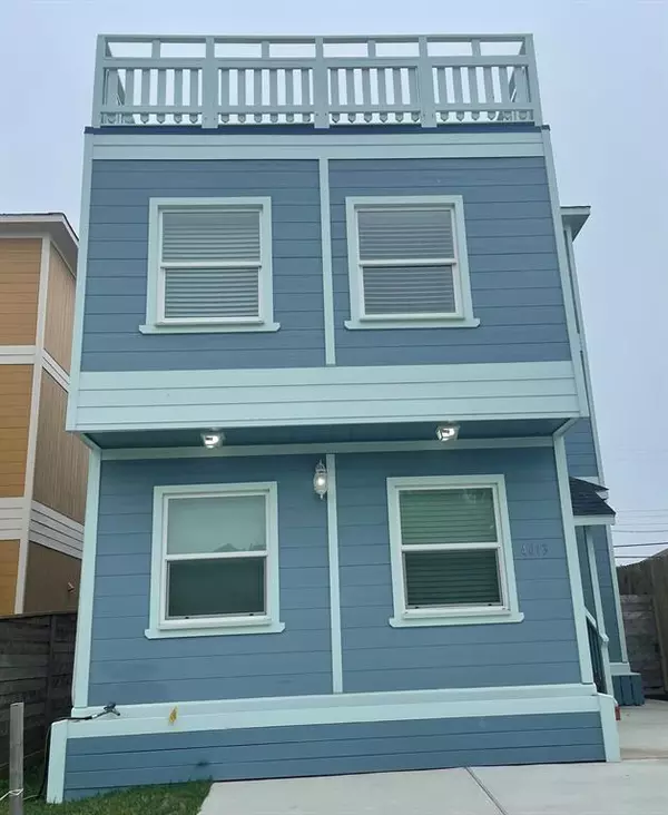 4013 Ave N 1/2, Galveston, TX 77550