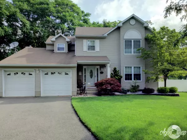 144 Red Oak Court, Toms River, NJ 08753