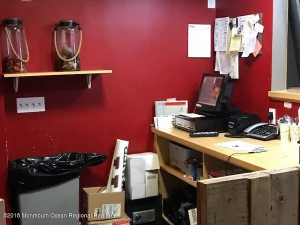 Fair Haven, NJ 07704,609 River Road