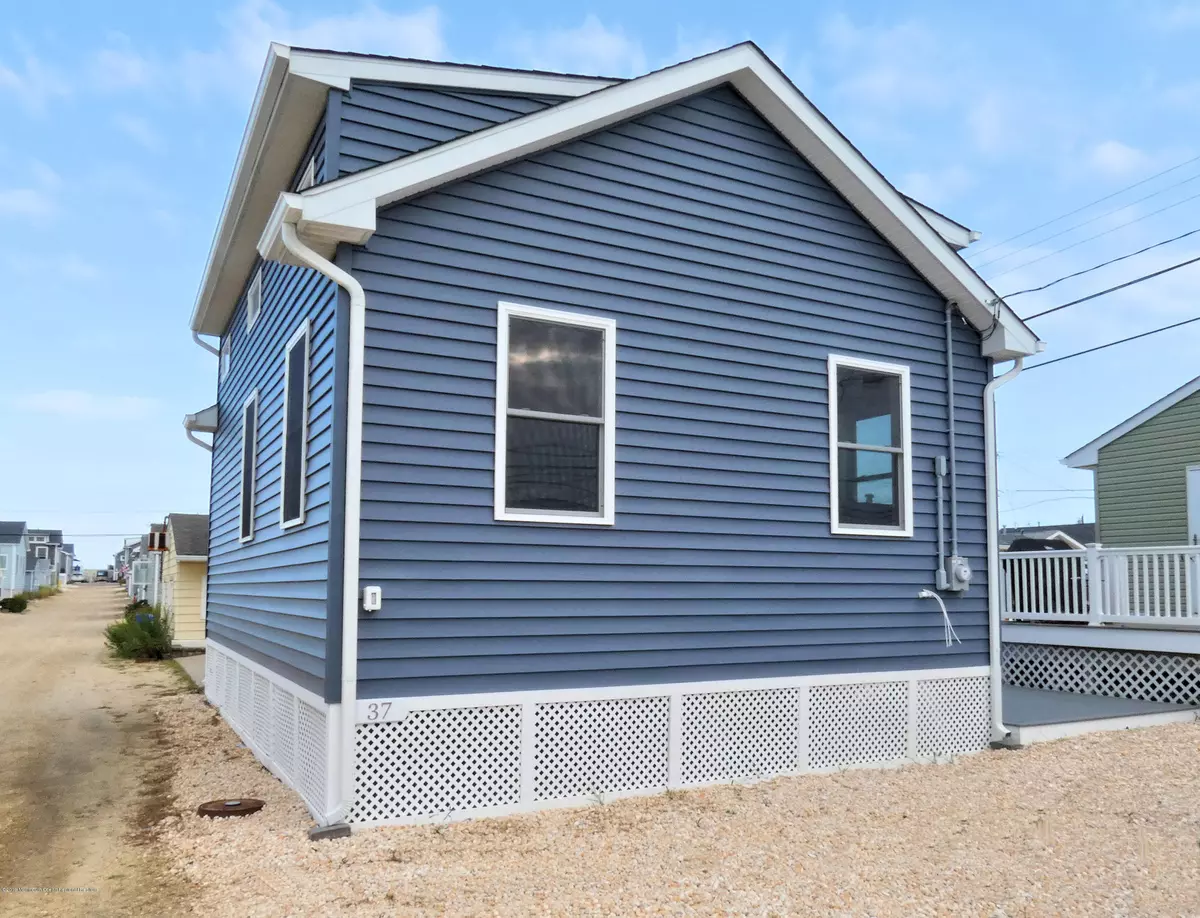 Lavallette, NJ 08735,37 E Pelican Way