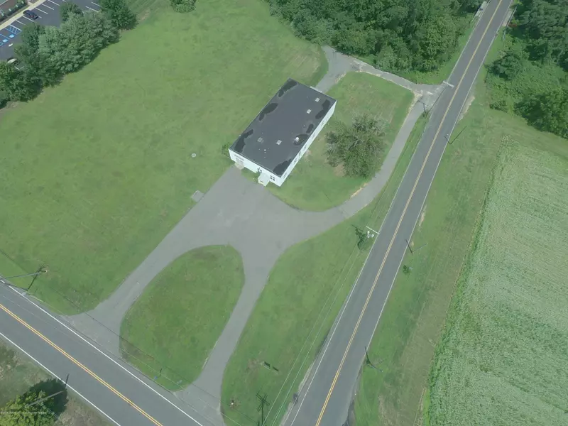 452 Squankum Yellowbrook Road, Farmingdale, NJ 07727