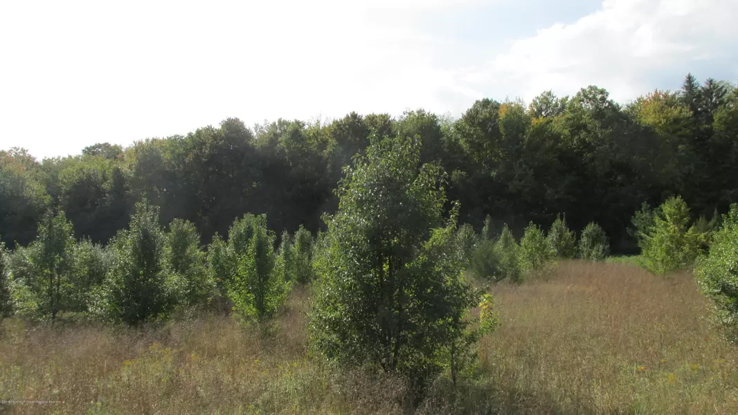 63 Burlington Path Road, Cream Ridge, NJ 08514