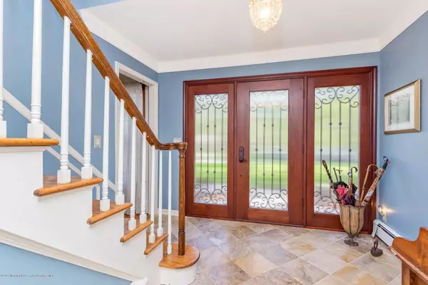 Middletown, NJ 07748,17 Bowtell Court