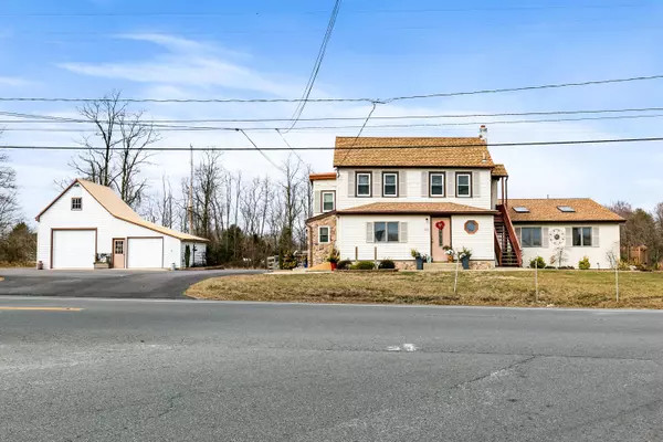 Cream Ridge, NJ 08514,880 Monmouth Road