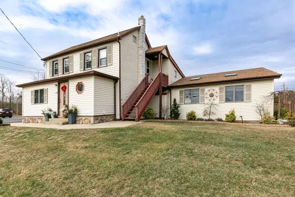 Cream Ridge, NJ 08514,880 Monmouth Road