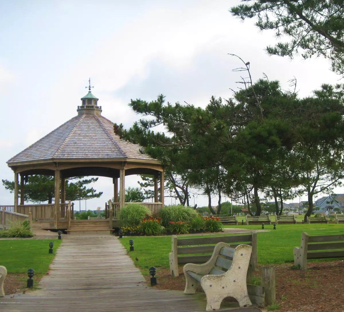 Lavallette, NJ 08735,201 Bay Beach Way