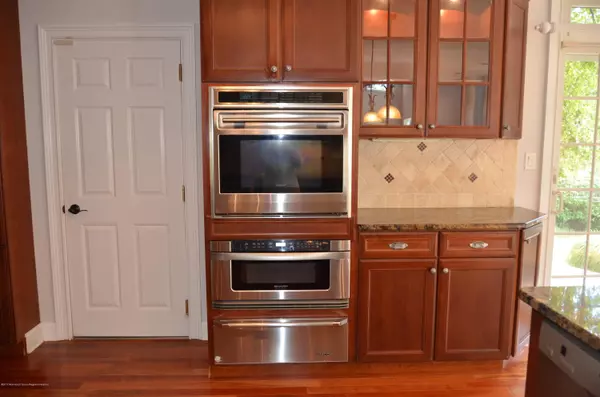 Atlantic Highlands, NJ 07716,730 Kings Highway E