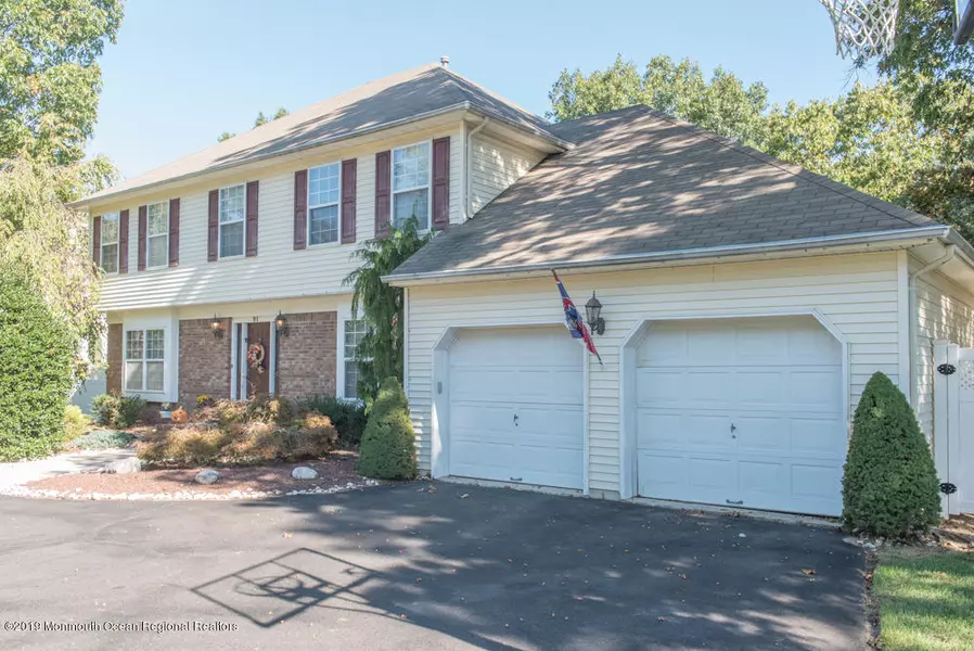 91 Pinewood Road, Howell, NJ 07731