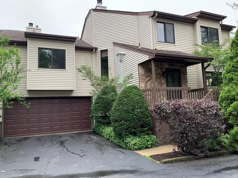 11 Kennedy Court, Middletown, NJ 07748