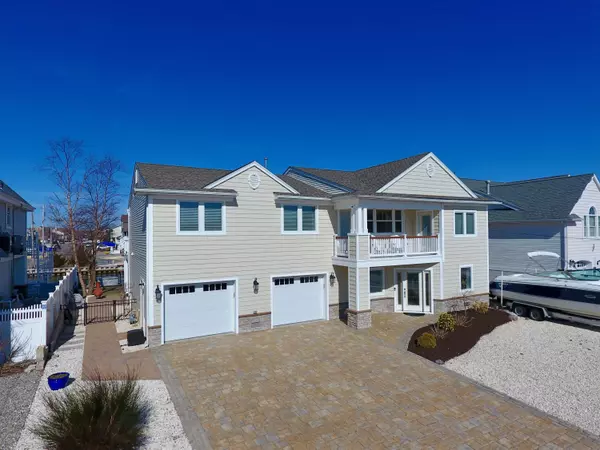 379 Aldo Drive, Toms River, NJ 08753