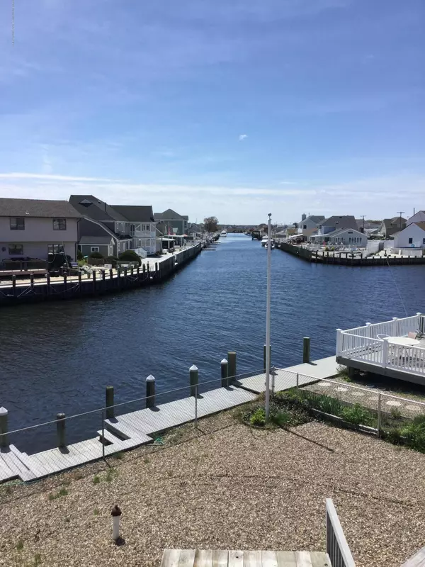Forked River, NJ 08731,1013 Capstan Drive