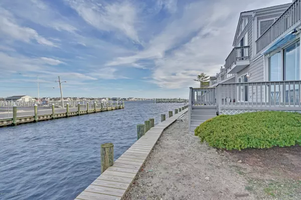 60 Bay Point Harbour, Point Pleasant, NJ 08742