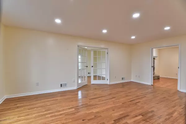 Morganville, NJ 07751,130 Conover Road