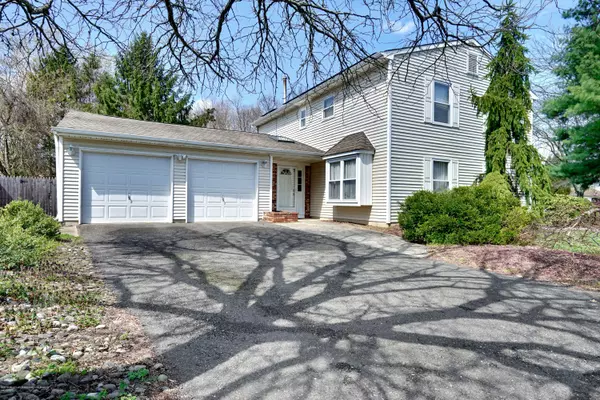 Howell, NJ 07731,3 Cape Court