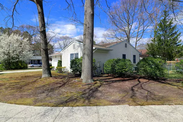 Lanoka Harbor, NJ 08734,701 Oak Court