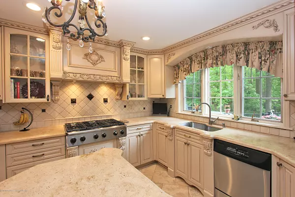 27 Stoney Brook Road, Holmdel, NJ 07733