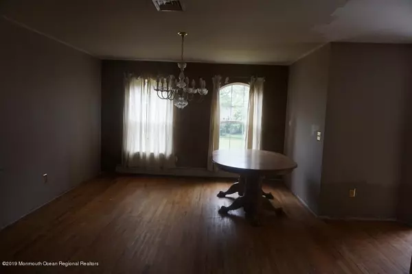 Manahawkin, NJ 08050,912 Delta Lane