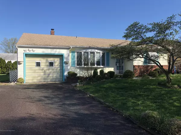 31 Jericho Road, Toms River, NJ 08757