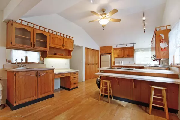Matawan, NJ 07747,30 Center Avenue