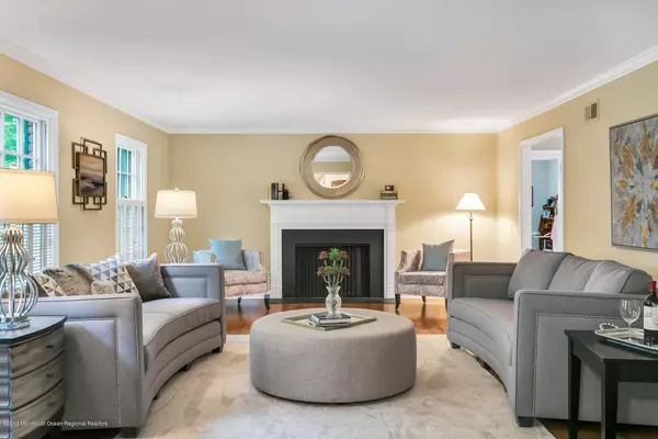 Rumson, NJ 07760,11 Somerset Drive