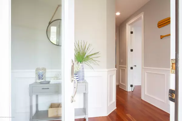 Rumson, NJ 07760,12 Center Street