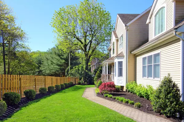 Rumson, NJ 07760,682 Locust Point Road