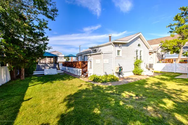 Surf City, NJ 08008,112 N 3rd Street