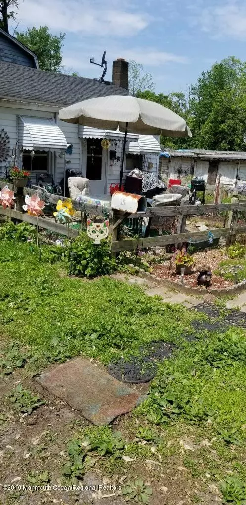 Englishtown, NJ 07726,16 Lasatta Avenue