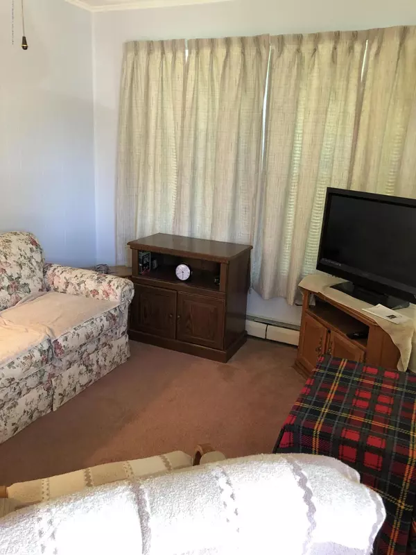 Toms River, NJ 08757,8 Grenada Street