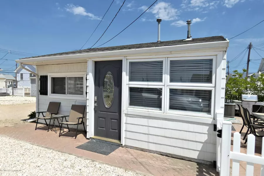 37 E Crane Way, Lavallette, NJ 08735