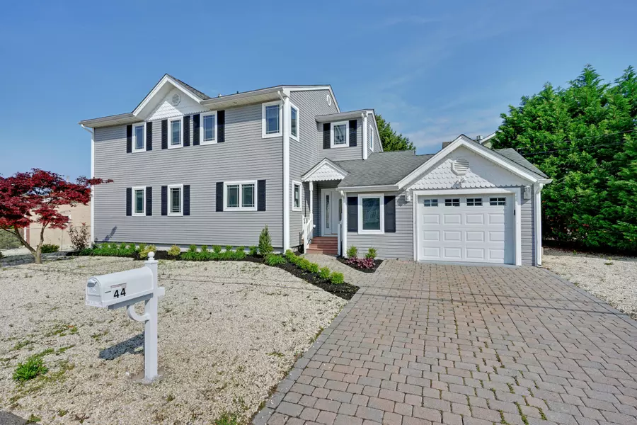 44 Charles Boulevard, Beach Haven West, NJ 08050