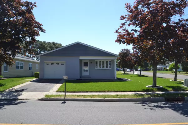 35 Orlando Boulevard, Toms River, NJ 08757