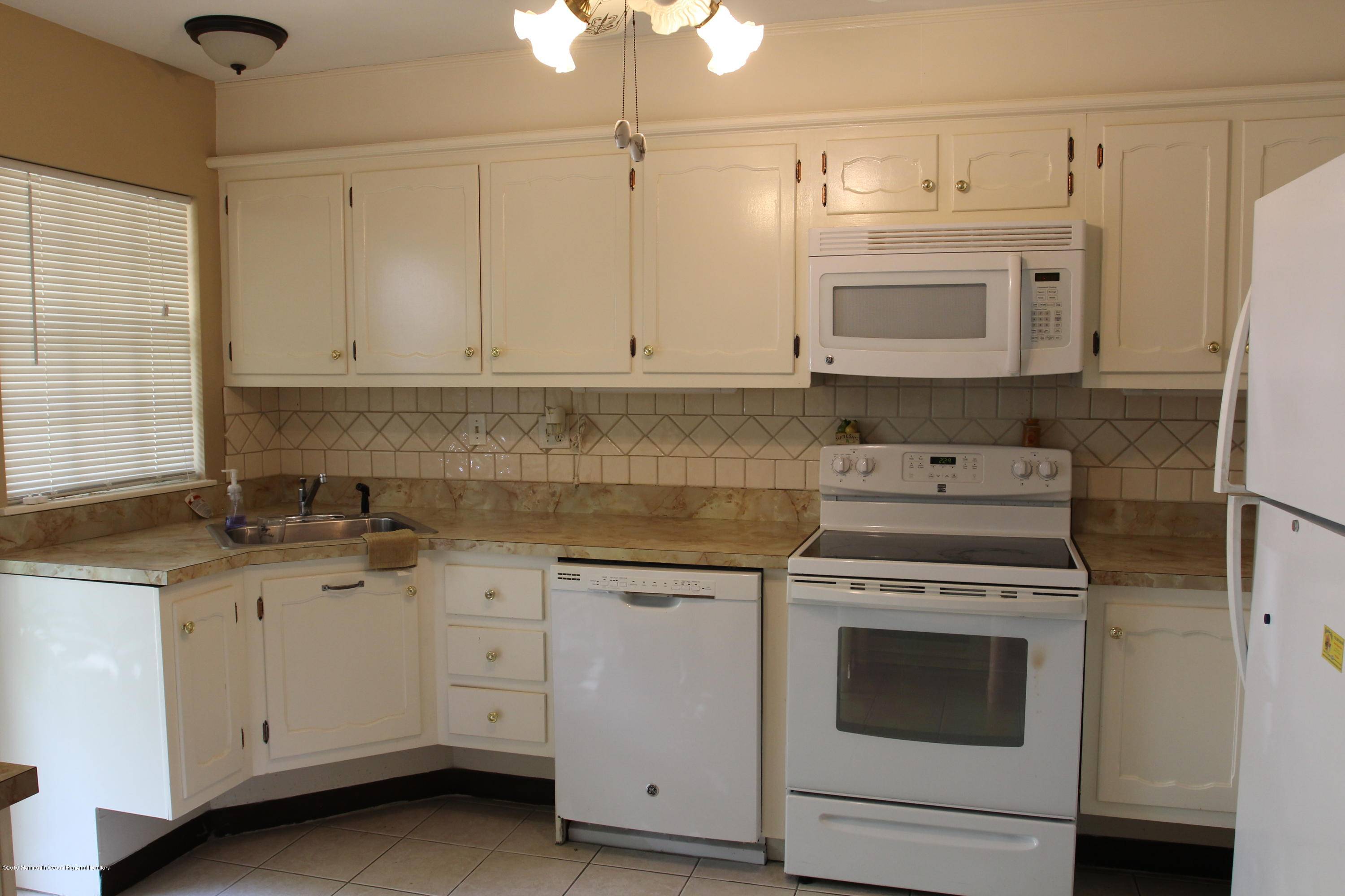 Lakewood, NJ 08701,203 Huntington Drive #1002