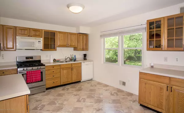 Manalapan, NJ 07726,134 Sweetmans Lane